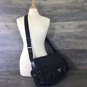 AUTH VINTAGE BLACK PRADA CROSSBODY NYLON MESSENGER